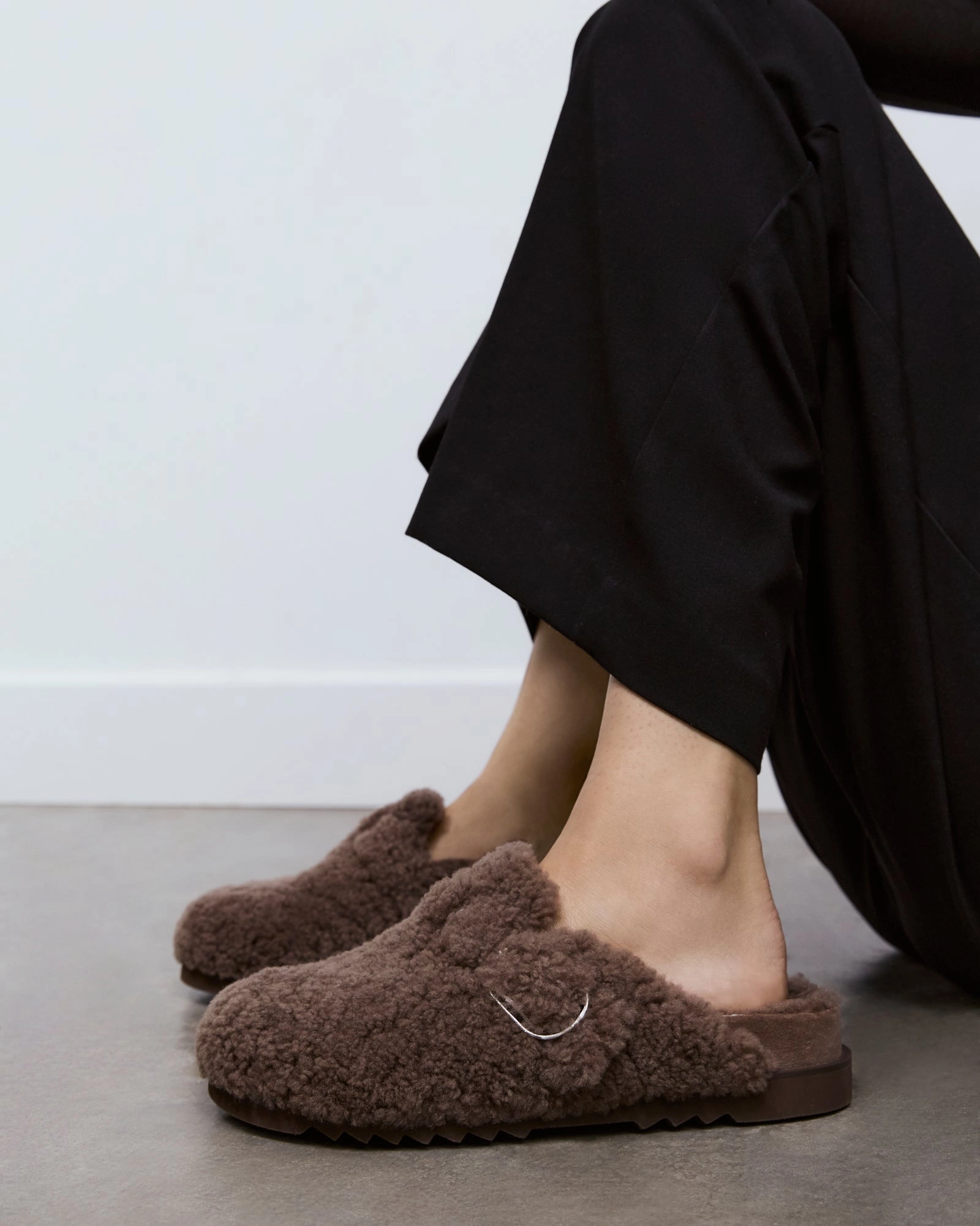 JUNIE CASUAL FLATS TAUPE SHEARLING