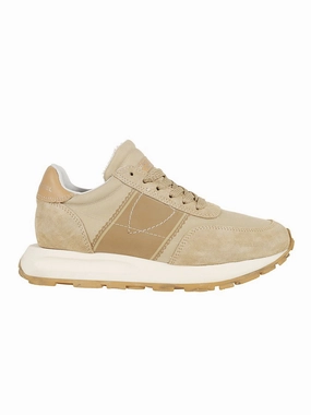 Tour Low Sneaker